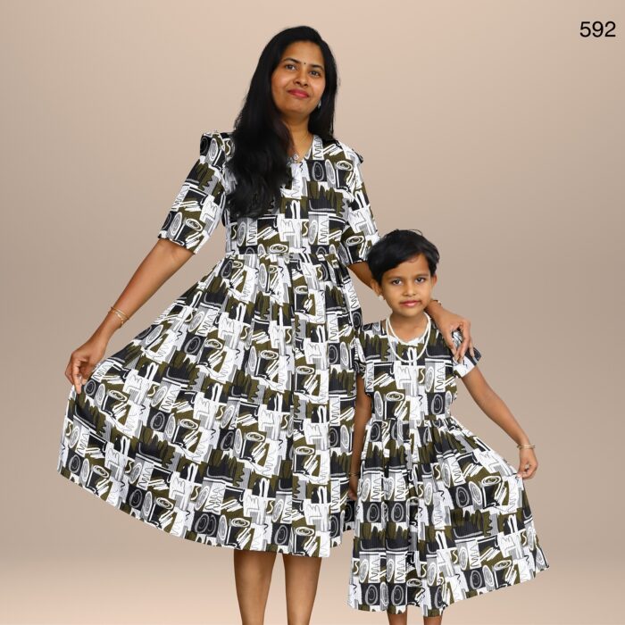 592__blomma_set002_casualwear_front__2025-8-16-16-36-49__4096X4096