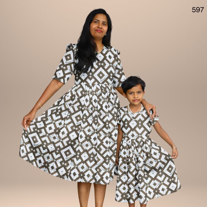 597__blomma_set002_casualwear_front__2025-8-16-16-36-33__4096X4096