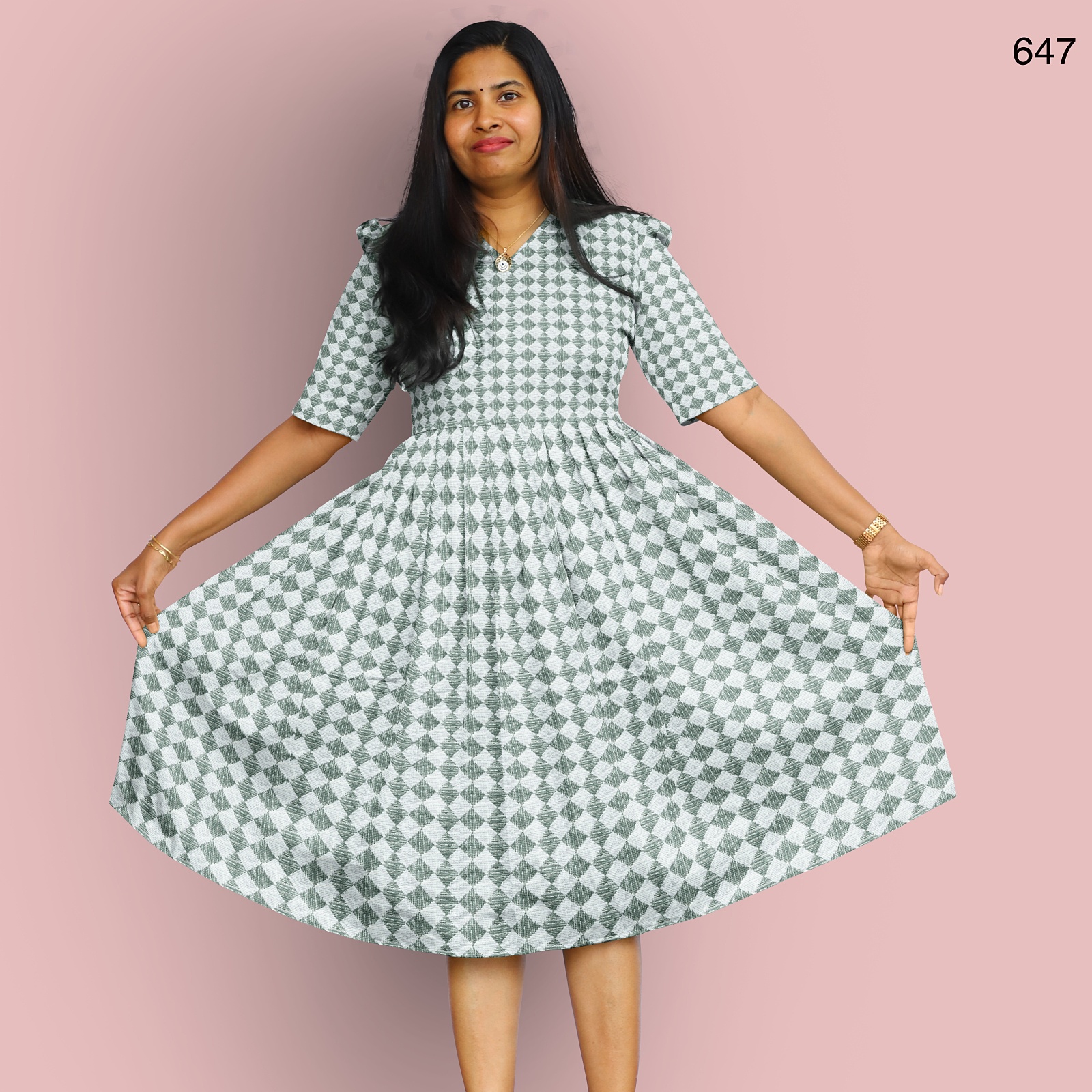 647__blomma_set004_casualwear_front_singleslot__2025-12-2-16-53-26__4096X4096 MAXI & FEEDING MAXI - 647 - Image 1