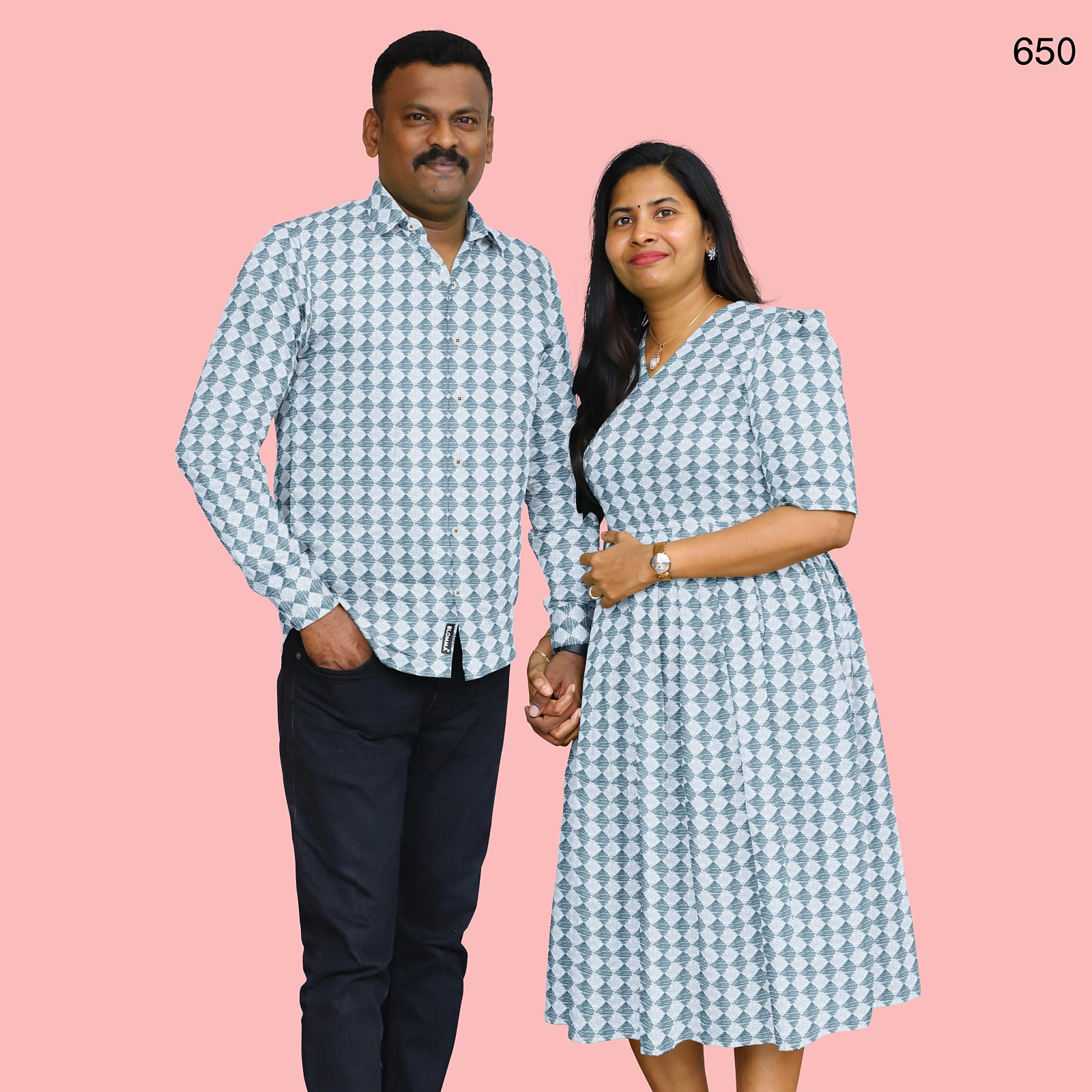 650__blomma_testing__2025-12-2-16-0-41__4096X4096 COUPLE - 650 - Image 1