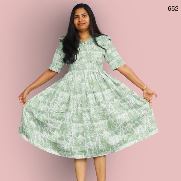 COUPLE - 652 - Image 2