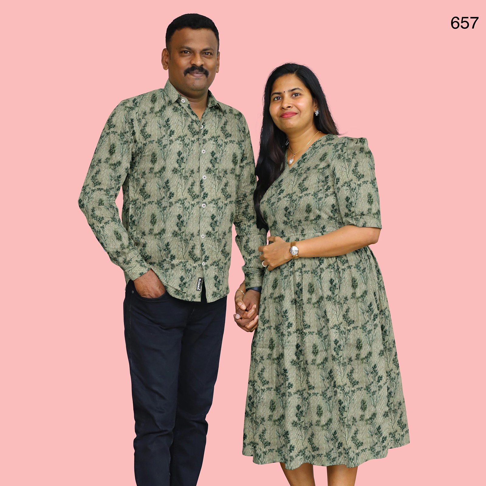 657__blomma_testing__2025-12-2-16-0-3__4096X4096 COUPLE - 657 - Image 1