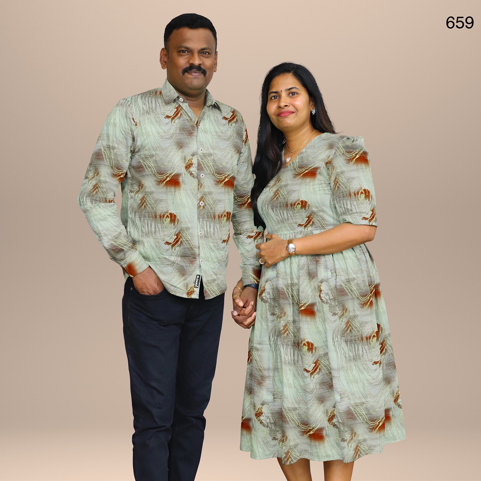 659__blomma_set001_couple_front_1__2025-12-2-16-15-4__4096X4096 FAMILY WEAR - 659 - Image 1