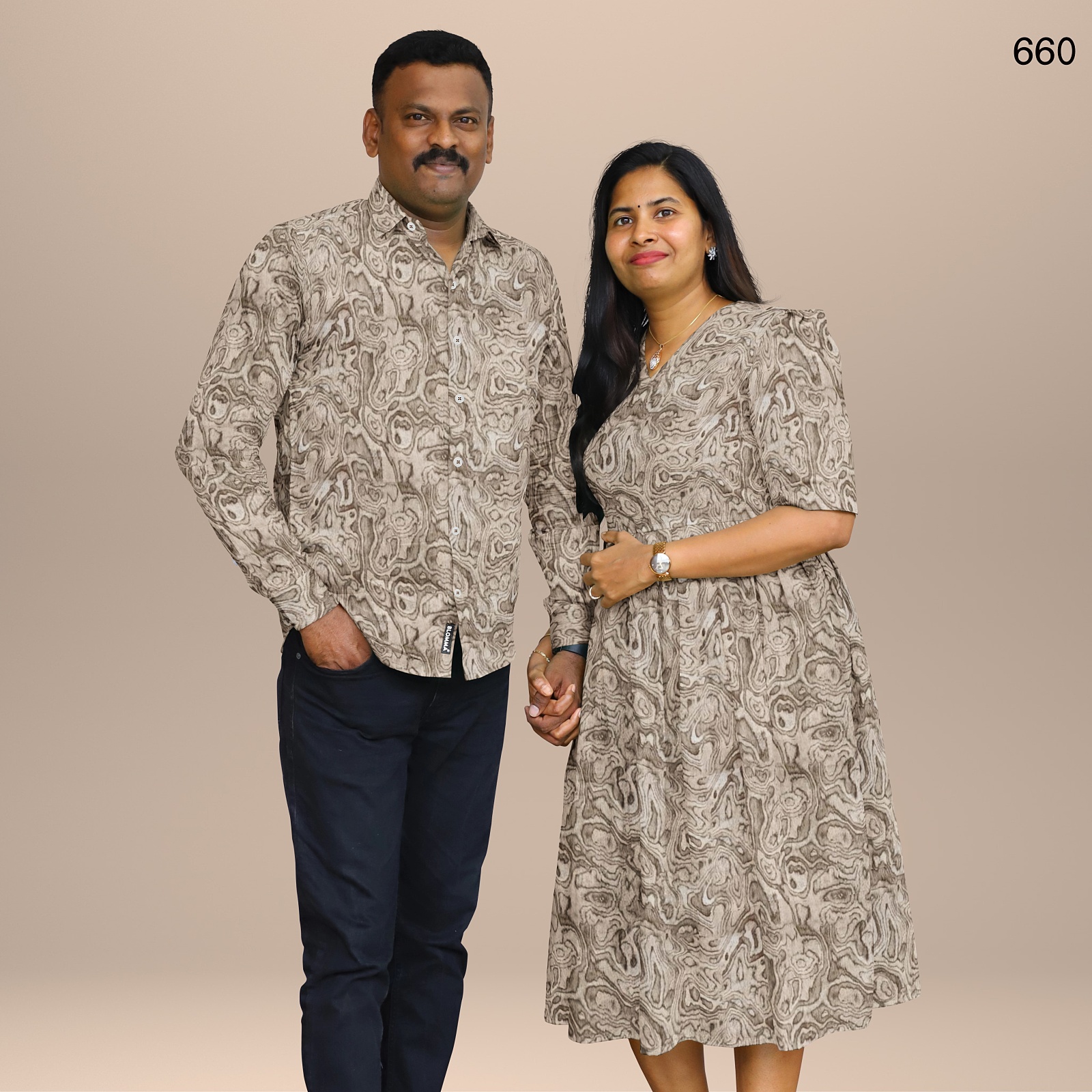 660__blomma_set001_couple_front_1__2025-12-2-16-14-41__4096X4096 FAMILY WEAR - 660 - Image 1