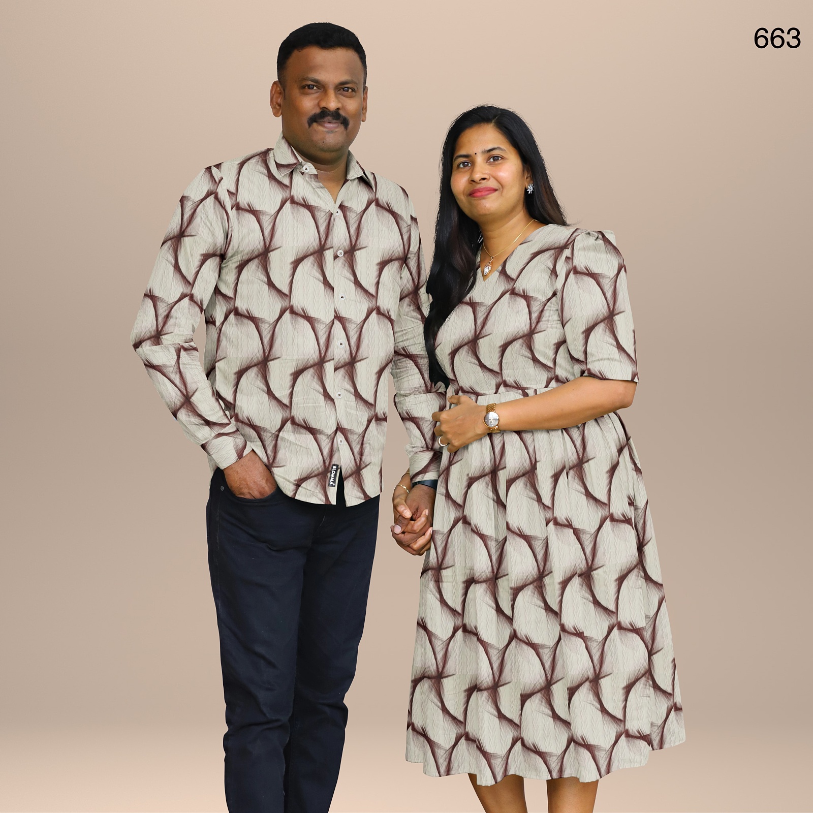 663__blomma_set001_couple_front_1__2025-12-2-16-14-26__4096X4096 FAMILY WEAR - 663 - Image 1